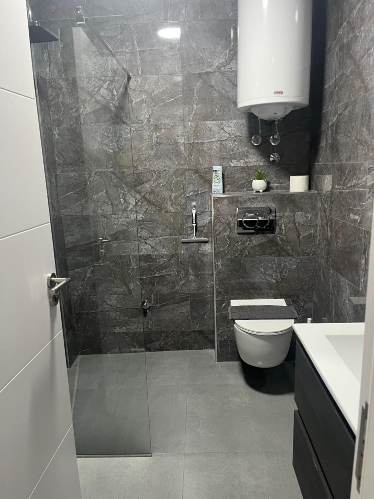 Beoair Apartments Surčin Eksteriør billede