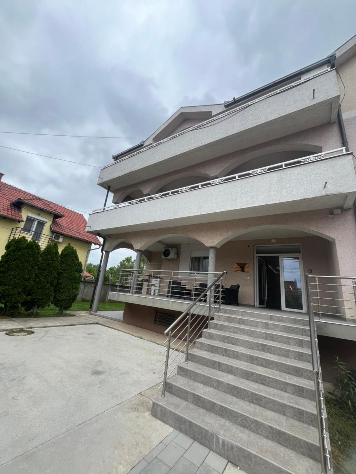 Beoair Apartments Surčin Eksteriør billede